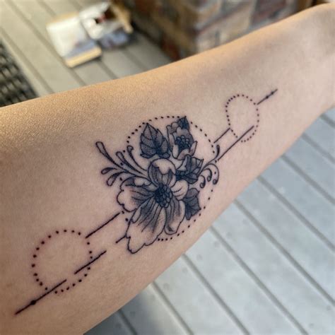 10 Fine Line Tattoo Artists Near Newport: Your Ultimate Guide