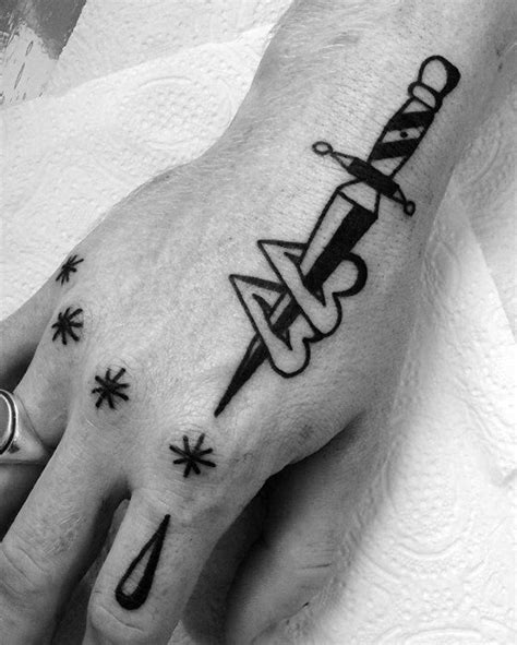 17 Simple Hand Tattoo Ideas: Mustsee Creative Inspo