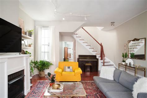 1860S Philadelphia Row Home With Retro Eclectic Look