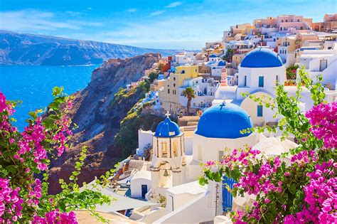 2. Your Perfect Santorini Guide: 6 Mustknow Facts