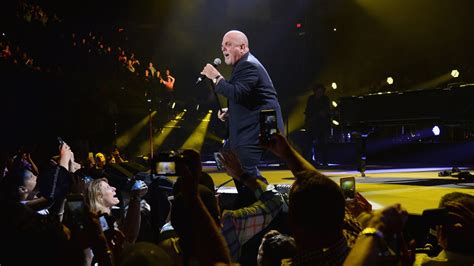 Billy Joel Closes Nassau Coliseum With Nostalgic Three Hour Marathon