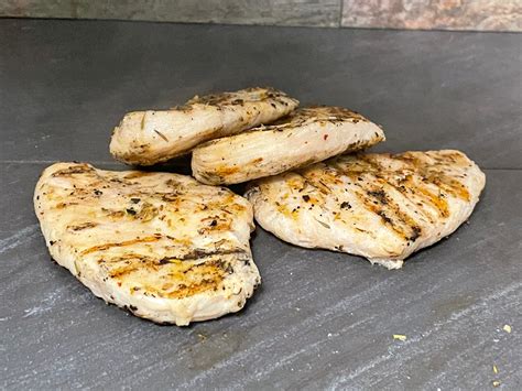 Chicken Breast Boneless Skinless 4 Oz Raw King Kold