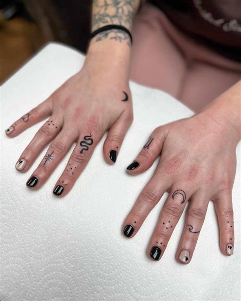 Discover 71 Black Finger Tattoos Best In Cdgdbentre