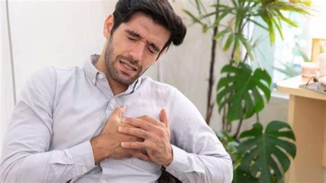 How To Relieve Chest Pain After Vomiting Methods For A Quick Relief