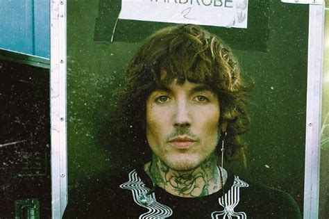 Oli Sykes Bring Me The Horizon Wskazuje Zesp Przy Kt Rym Jego