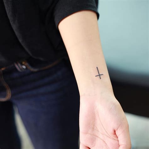 Small Cross Tattoos On The Wrist Free